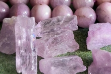 Learn About the Pink Kunzite Crystal